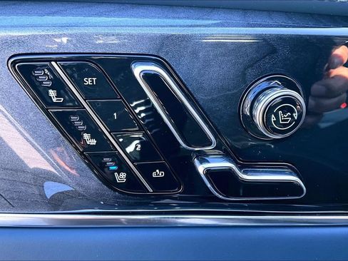 New 2026 Cadillac Escalade IQ Luxury 2 w/ LPO, Floor Liner Package AWD/4WD image 18