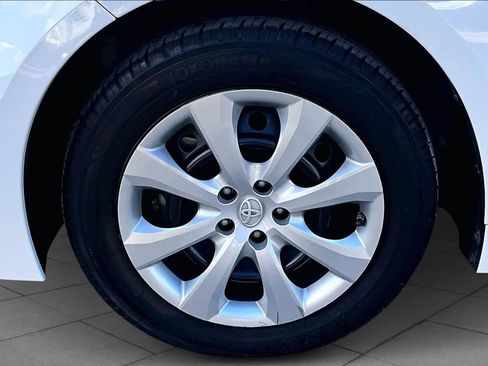 Used 2021 Toyota Corolla LE image 11