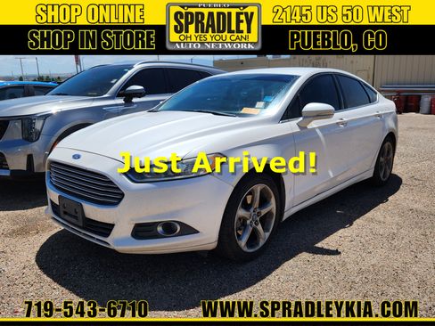 Used 2013 Ford Fusion SE FWD image 1