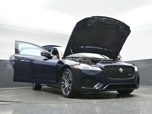Used 2024 Jaguar XF R-Dynamic SE AWD/4WD image 50