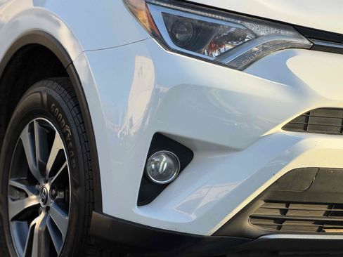 Used 2017 Toyota RAV4 XLE FWD image 5
