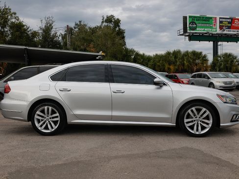 Used 2018 Volkswagen Passat 2.0T SE image 13