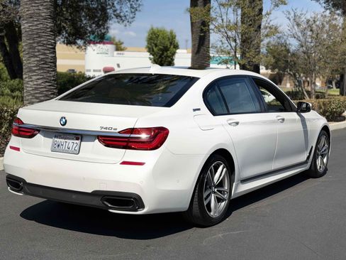 Used 2018 BMW 740e xDrive AWD/4WD image 2