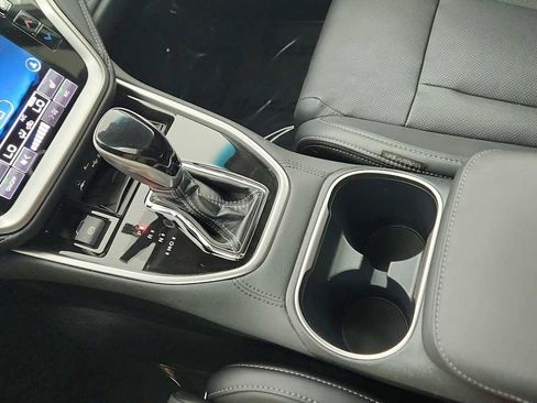 Certified 2022 Subaru Outback Limited AWD/4WD image 16