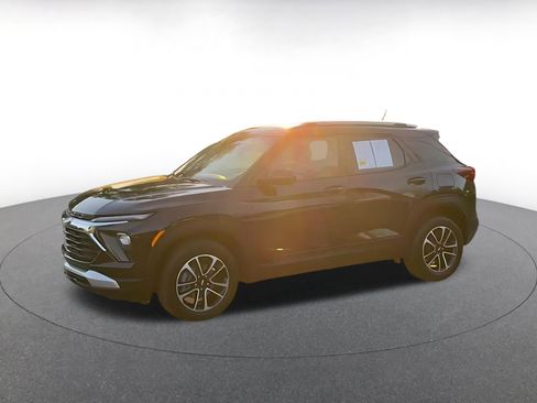 Used 2025 Chevrolet TrailBlazer LT image 8