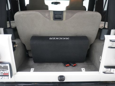 Used 2005 Jeep Wrangler Rubicon w/ Security Group AWD/4WD image 23