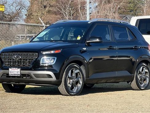 Used 2023 Hyundai Venue SEL image 11