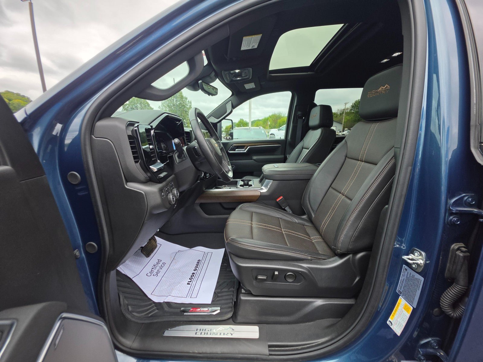 Used 2025 Chevrolet Silverado 2500 High Country w/ High Country Premium Package AWD/4WD image 33
