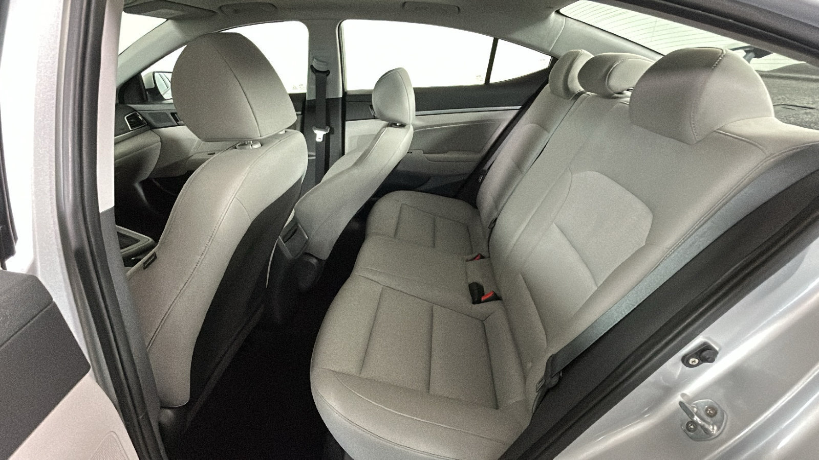 Used 2018 Hyundai Elantra Value Edition w/ Cargo Package FWD image 32
