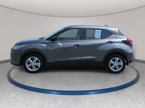 Certified 2025 Nissan Kicks Play S image 8