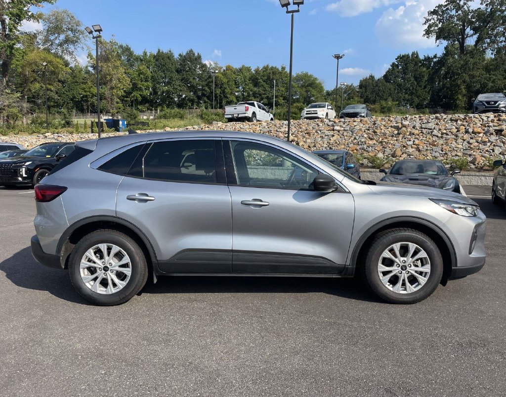 Used 2024 Ford Escape Active FWD image 2