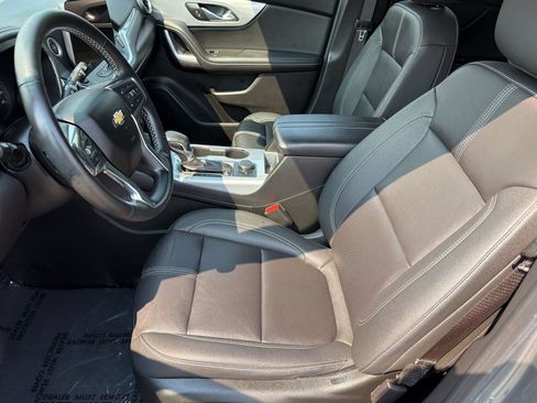 Used 2023 Chevrolet Blazer LT FWD image 5