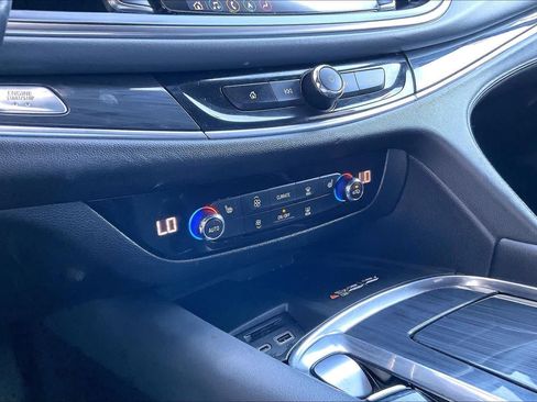 Used 2023 Buick Enclave Essence w/ Experience Buick Package AWD/4WD image 33