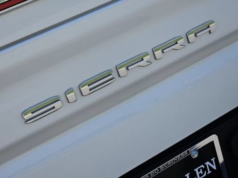 Used 2023 GMC Sierra 1500 SLT w/ SLT Premium Plus Package AWD/4WD image 11