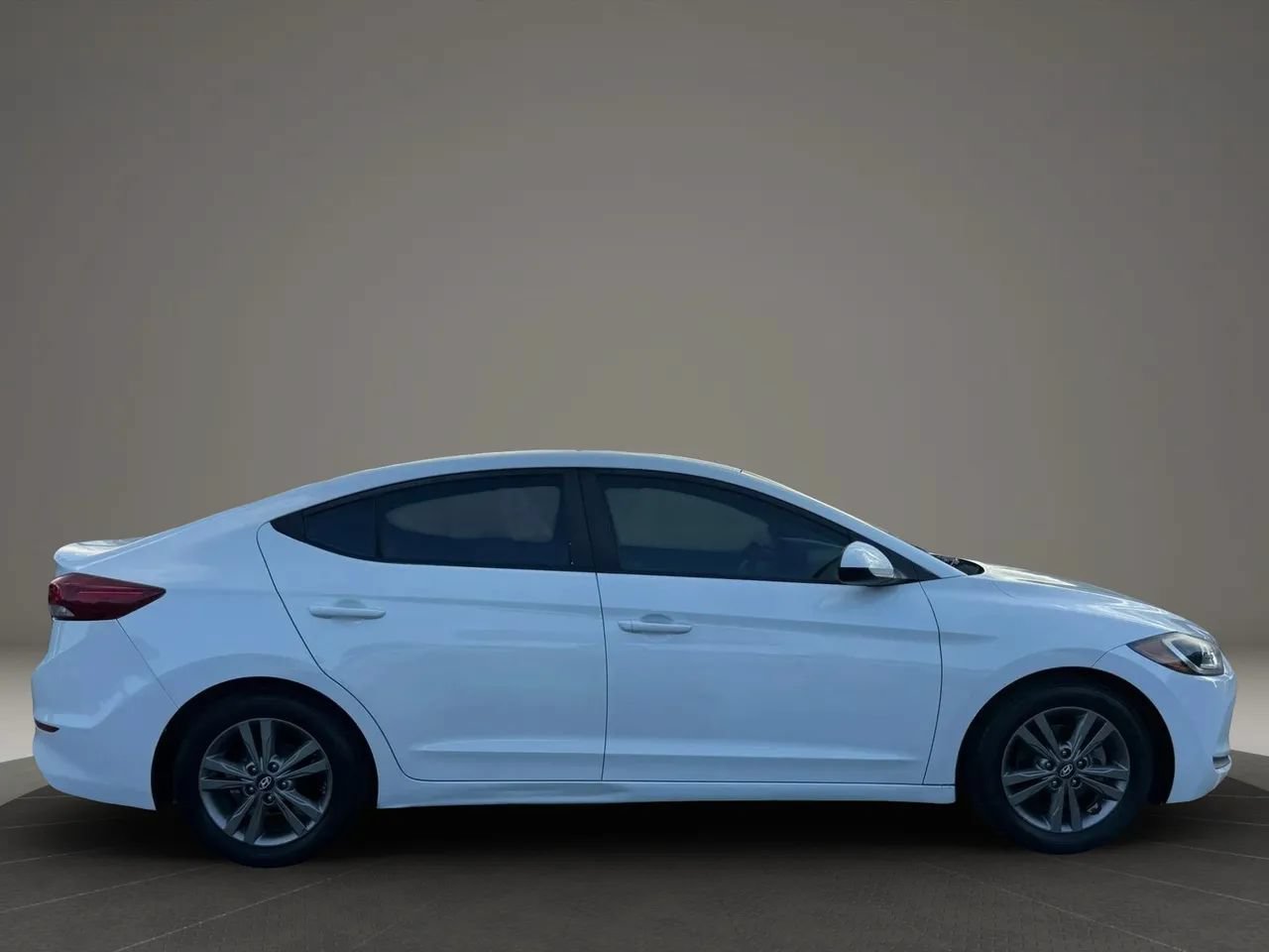 Used 2017 Hyundai Elantra SE FWD image 13