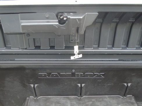 Used 2018 RAM 1500 Big Horn image 41