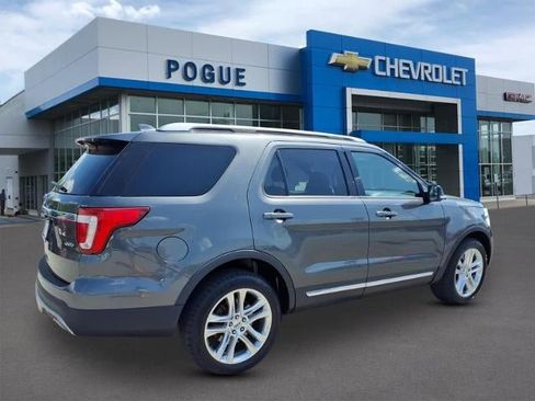 Used 2017 Ford Explorer XLT AWD/4WD image 2