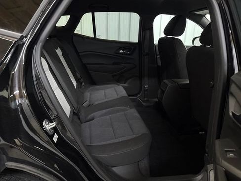 Used 2024 Chevrolet Trax RS FWD image 13