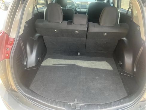 Used 2013 Toyota RAV4 XLE FWD image 10