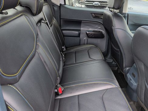 Used 2025 Ford Maverick Lobo AWD/4WD image 11