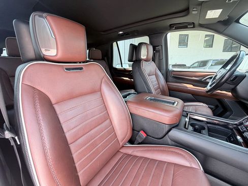 Used 2023 GMC Yukon Denali Ultimate AWD/4WD image 26