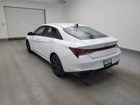 Used 2022 Hyundai Elantra SEL FWD image 5