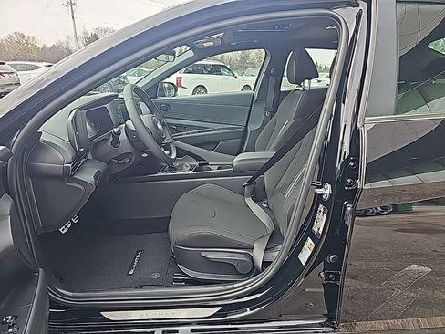 New 2026 Hyundai Elantra SEL Sport Premium FWD image 9