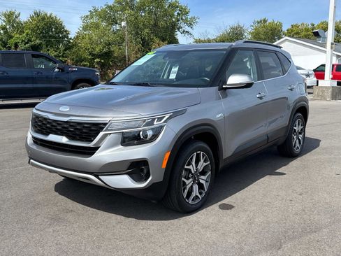 Used 2021 Kia Seltos EX image 19