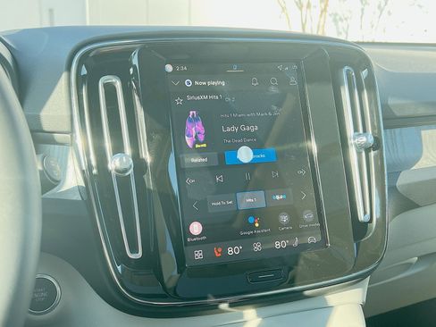 New 2026 Volvo XC40 B4 Plus w/ Protection Package Premier image 18