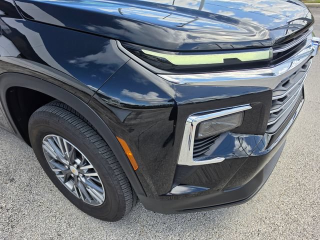 Used 2026 Chevrolet Traverse LT FWD image 9