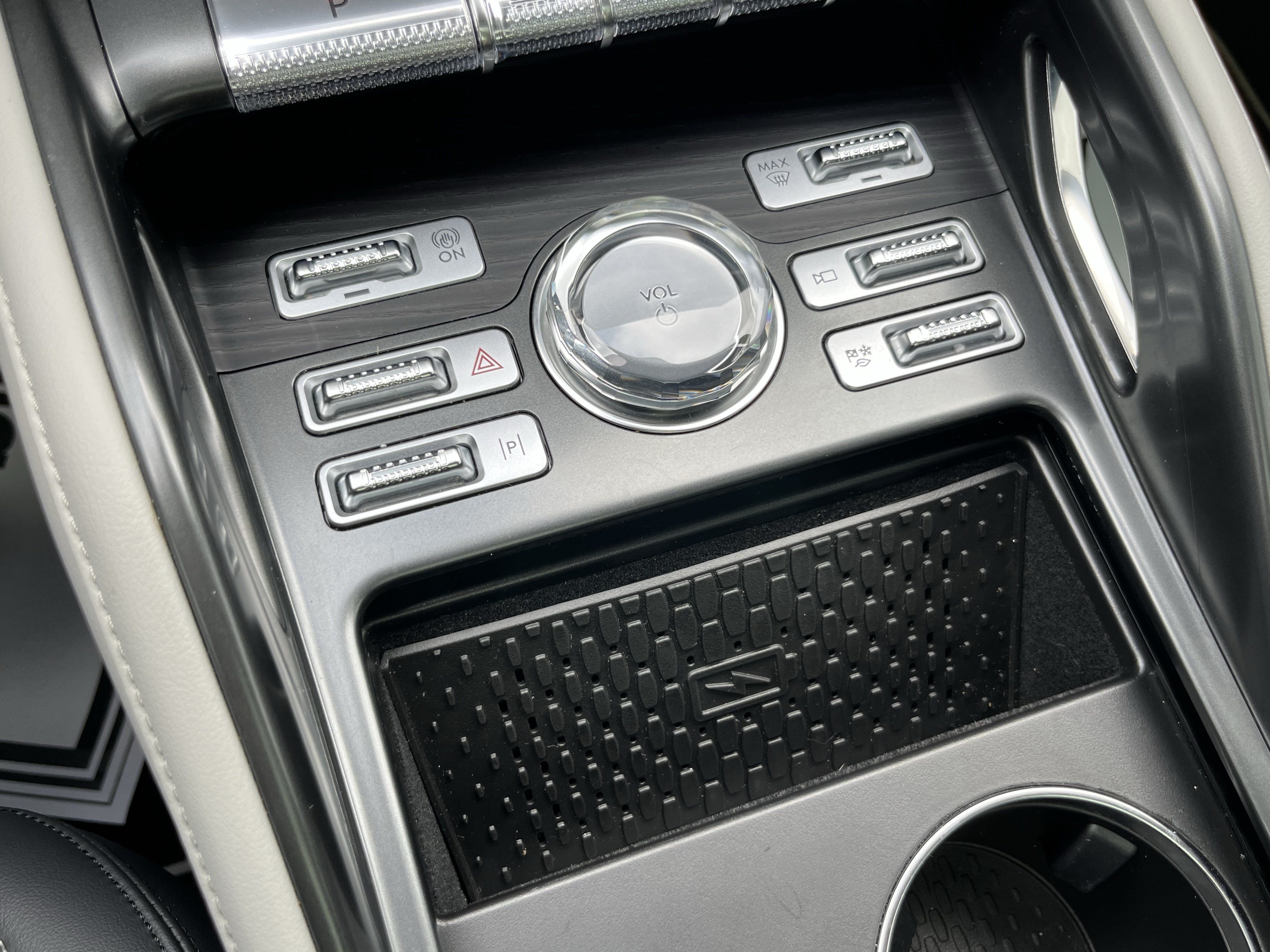 Used 2025 Lincoln Nautilus Reserve AWD/4WD image 33