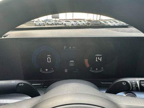 Used 2024 Hyundai Kona SEL image 13
