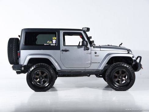 Used 2016 Jeep Wrangler Sahara AWD/4WD image 8