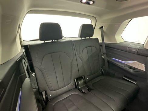 Used 2019 BMW X7 xDrive40i w/ Parking Assistance Package image 9