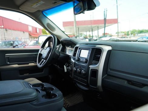 Used 2015 RAM 1500 Classic SLT RWD image 14