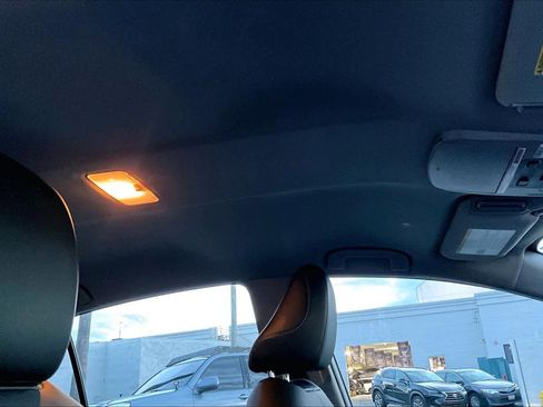 Used 2023 Toyota Camry SE image 13