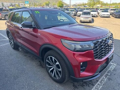 Used 2025 Ford Explorer ST-Line AWD/4WD image 6