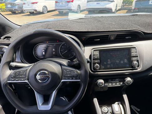 Used 2018 Nissan Kicks SV FWD image 8