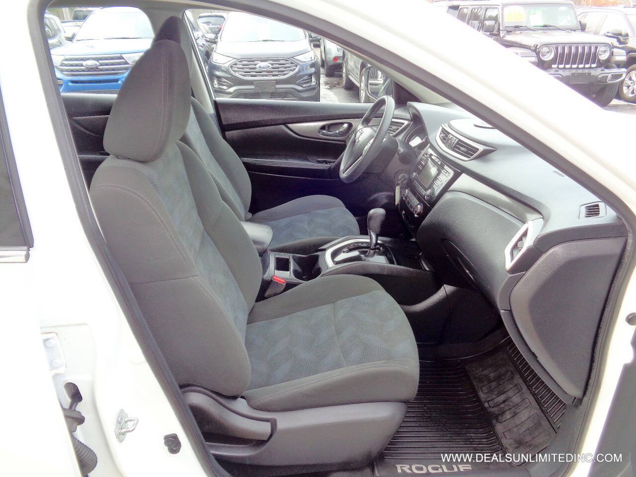 Used 2016 Nissan Rogue S AWD/4WD image 20