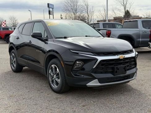 Used 2025 Chevrolet Blazer LT AWD/4WD image 4