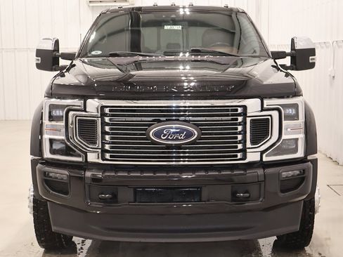 Certified 2022 Ford F450 Platinum w/ FX4 Off-Road Package image 5