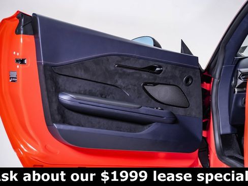 Used 2025 Aston Martin V8 Vantage Coupe image 29