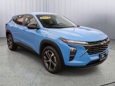 Used 2024 Chevrolet Trax RS w/ Driver Confidence Package image 1