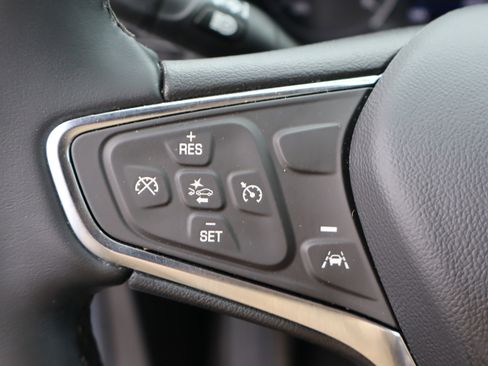 Used 2024 Chevrolet Equinox LT FWD image 19