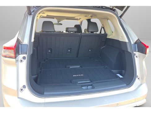 New 2026 Nissan Rogue Platinum AWD/4WD image 11