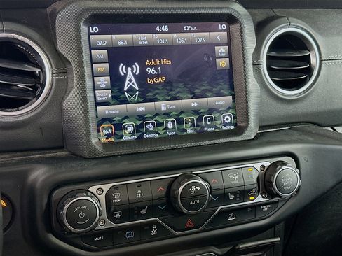 Used 2023 Jeep Wrangler Sahara w/ Cold Weather Group image 21