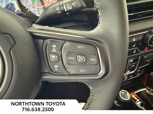 Used 2025 Jeep Gladiator Mojave w/ Safety Group AWD/4WD image 21