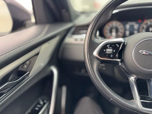 Used 2024 Jaguar F-PACE R-Dynamic S image 7