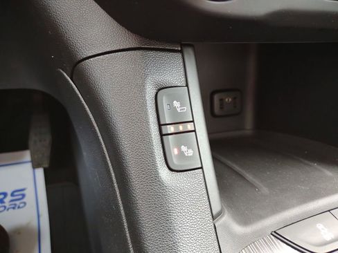 Used 2019 GMC Acadia SLT image 40