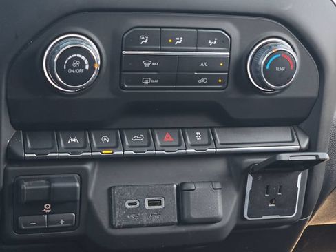 Used 2024 Chevrolet Silverado 1500 Custom w/ LPO, Dark Essentials Package AWD/4WD image 18
